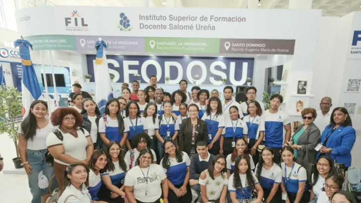 ISFODOSU lleva actividades sobre lectura, educación e inteligencia artificial a la Feria del Libro ISFODOSU lleva actividades sobre lectura, educación e inteligencia artificial a la Feria del Libro