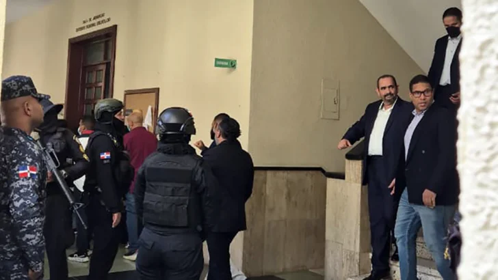 Trasladan a sala de audiencias a implicados en Operación SeNaSa 2.0 para continuar medida de coerción
