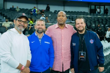 Vicepresidente Ejecutivo de los Knicks visita RD; disfrutó del partido de RD vs Chile Vicepresidente Ejecutivo de los Knicks visita RD; disfrutó del partido de RD vs Chile