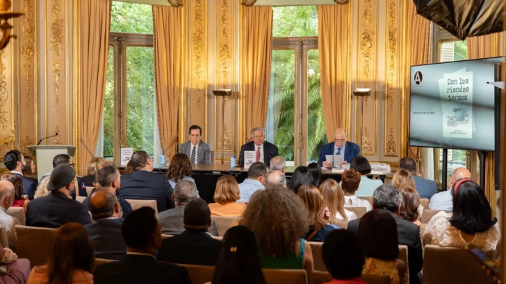 Juan Bolívar Díaz presenta en Madrid “Con las riendas tensas”, sus memorias Juan Bolívar Díaz presenta en Madrid “Con las riendas tensas”, sus memorias