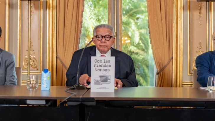 Juan Bolívar Díaz presenta en Madrid “Con las riendas tensas”, sus memorias Juan Bolívar Díaz presenta en Madrid “Con las riendas tensas”, sus memorias