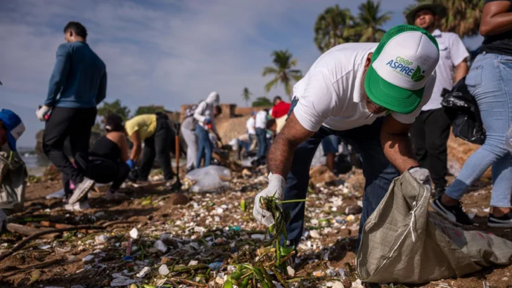 Jornada de limpieza retira 155.5 toneladas de residuos de playas y riberas de ríos Jornada de limpieza retira 155.5 toneladas de residuos de playas y riberas de ríos