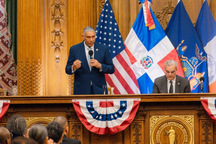 Abinader se reúne con diáspora dominicana en Brooklyn