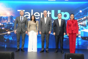 RD anuncia 15,000 becas para formar talento en inteligencia artificial, nube y otras habilidades digitales