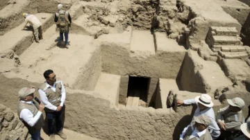 El extraordinario hallazgo de una antigua tumba casi intacta de la cultura chimú en Perú El extraordinario hallazgo de una antigua tumba casi intacta de la cultura chimú en Perú