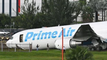 Al menos 5 muertos luego de que un avión se salió de pista, atropelló varios vehículos y se incendió en el aeropuerto de Miami