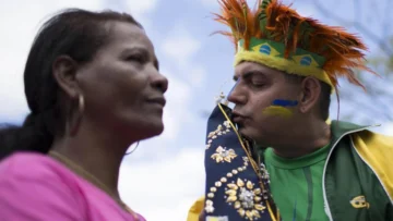 La polémica de la Virgen de Aparecida: religión y bulos en la disputa entre Flávio Bolsonaro y Lula