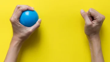 4 ejercicios que ayudan a fortalecer las muñecas, una de las articulaciones más afectadas por la vida moderna 4 ejercicios que ayudan a fortalecer las muñecas, una de las articulaciones más afectadas por la vida moderna