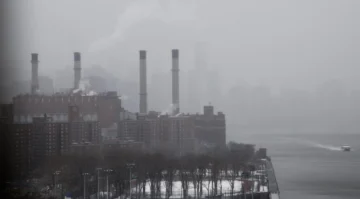 La contaminación atmosférica eleva el riesgo de conductas suicidas y muertes por suicidio
