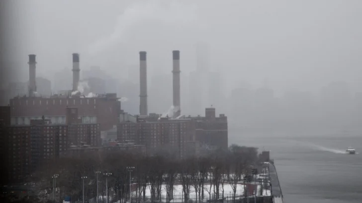 La contaminación atmosférica eleva el riesgo de conductas suicidas y muertes por suicidio