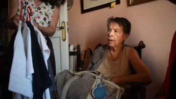 La abogada de Maricarmen asegura que la anciana podrá volver a su casa tras el desalojo que puso el foco en la crisis de vivienda en España La abogada de Maricarmen asegura que la anciana podrá volver a su casa tras el desalojo que puso el foco en la crisis de vivienda en España