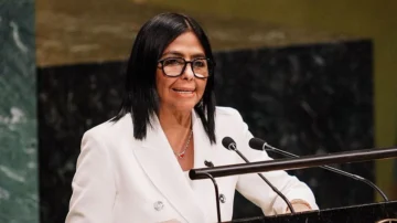 Delcy Rodríguez dice ante la ONU que habrá una transición hacia 
