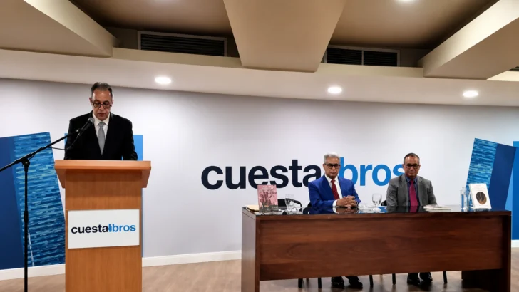 Claves para leer 'Manual para minotauros. Sobre literatura dominicana'