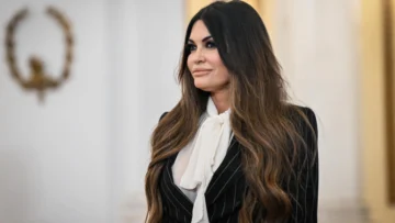 ¿Por qué Donald Trump cesa a su embajadora en Grecia, Kimberly Guilfoyle?