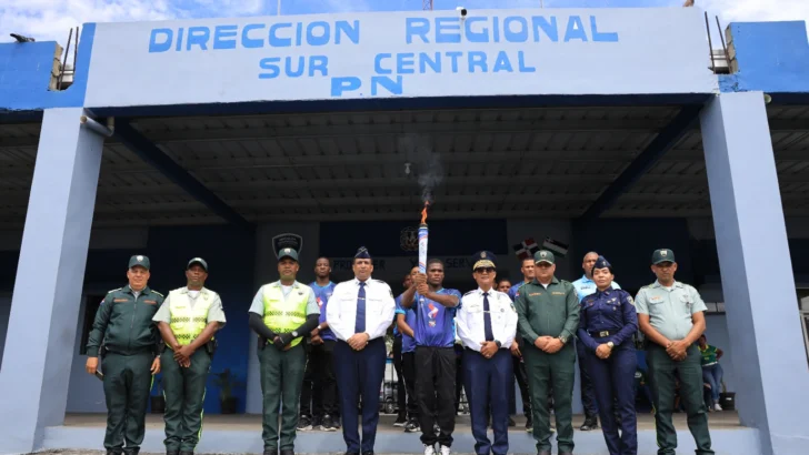 Antorcha de los Juegos Mundiales de Policía llega a Baní con relevo de boxeadores
