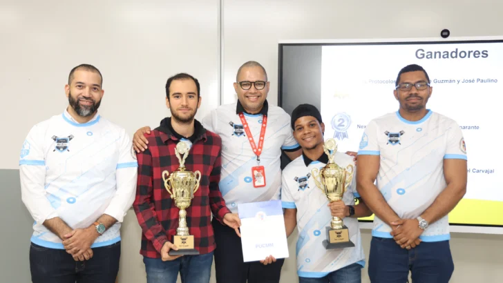 Egresados del INTEC ganan primer lugar en Torneo de Redes de Datos 2026
