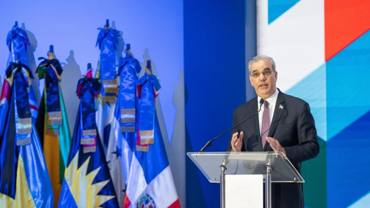 Abinader llama a mayor cooperación regional y a un crecimiento que llegue a los hogares