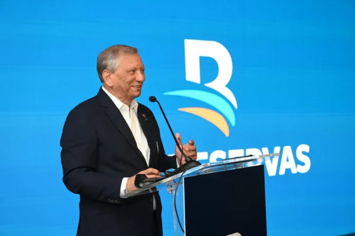 Banreservas y LIDOM presentan copa de la temporada 2026-2027, que inicia este viernes