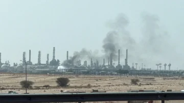 Los hutíes afirman haber atacado las instalaciones de Aramco en Riad con misiles y drones