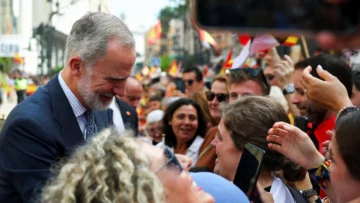 Calurosa bienvenida a los reyes de España en Ceuta en medio de tensión diplomática