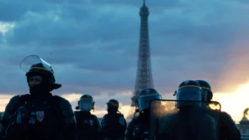 Francia aplica toques de queda en varias ciudades, incluyendo París, tras los violentos disturbios