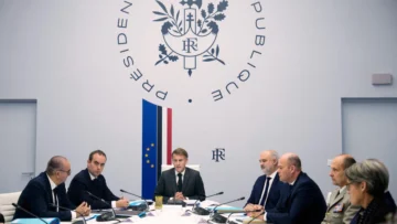 Francia: Macron acusa a grupos de 'ultraizquierda' de querer hacer caer la República Francia: Macron acusa a grupos de 'ultraizquierda' de querer hacer caer la República
