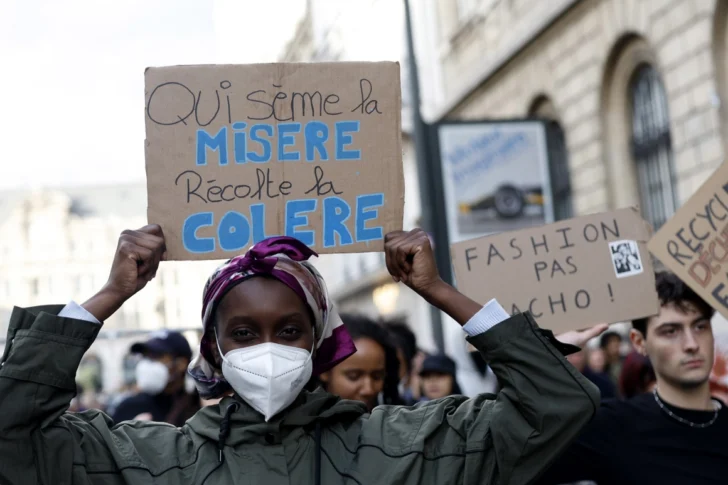 Manifestaciones en París y Lyon registran múltiples incidentes con grupos violentos