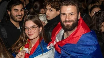 Cómo un movimiento estudiantil que nació de una tragedia acabó con 14 años de dominio político de Aleksandar Vučić en Serbia