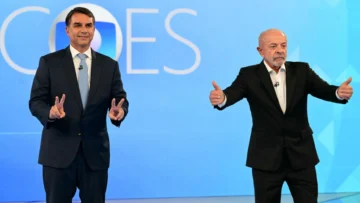 Brasil: En el último debate, Lula y Bolsonaro moderan el tono pero intercambian algunos golpes bajos Brasil: En el último debate, Lula y Bolsonaro moderan el tono pero intercambian algunos golpes bajos