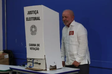 Lula vota en la segunda vuelta de las elecciones presidenciales de Brasil