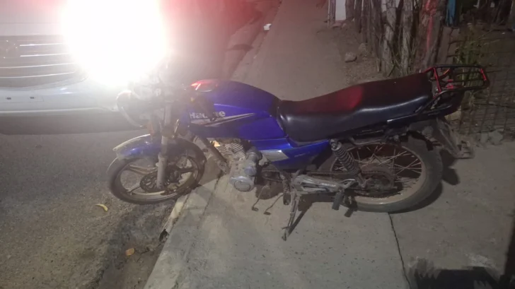 Policía recupera motocicleta robada en Montecristi y apresa a hombre por otro caso en La Vega