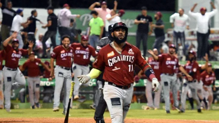 Gigantes vencen 4-1 a las Águilas en el inicio de la temporada de LIDOM