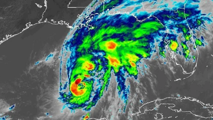 Isaías: el primer huracán de la temporada en el Atlántico se fortalece y pone en alerta al golfo de México