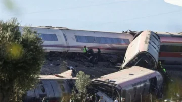 Mueren decenas de personas al chocar dos trenes de alta velocidad en el sur de España