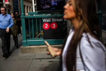 Wall Street cierra al alza e intenta resistir a preocupaciones sobre la IA Wall Street cierra al alza e intenta resistir a preocupaciones sobre la IA
