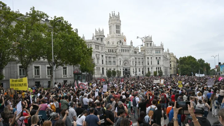 Marcha por vivienda en Madrid reúne a 70.000 personas y la de Valencia registra incidentes