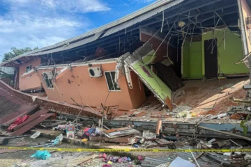 Sismo de 6,4 sacude hoy Panamá tras terremoto de 7,7 del viernes Sismo de 6,4 sacude hoy Panamá tras terremoto de 7,7 del viernes