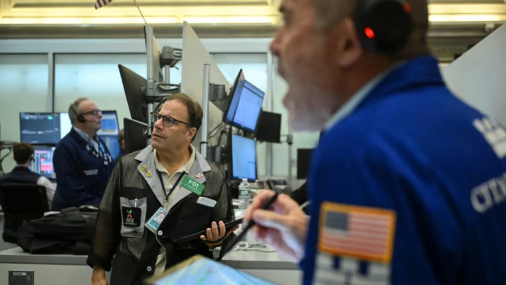 Wall Street cierra mixto y el Nasdaq baja 0,02 %, pendiente de resultados trimestrales