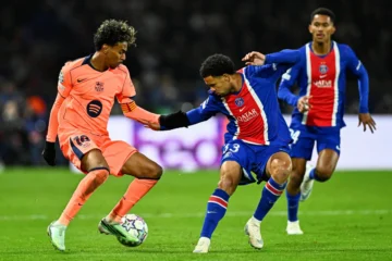 El PSG golea al Barcelona en París, en duelo estelar en Liga de Campeones
