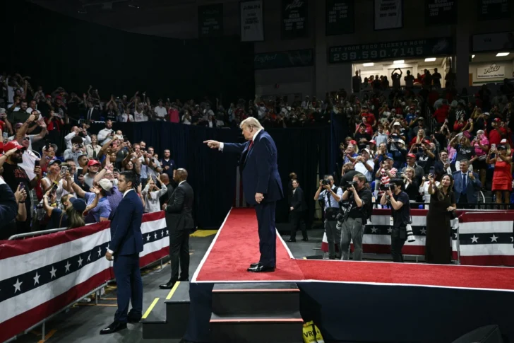 Trump usa la supuesta amenaza del 