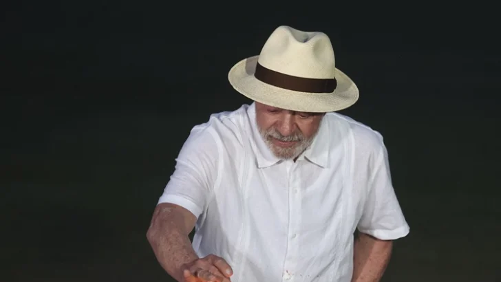 Lula tilda de «vergonzosa» fuga de Flávio Bolsonaro a EEUU por acción penal