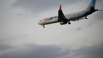 Aterriza en Tel Aviv el primer vuelo israelí tras el ataque en un avión de Flydubai