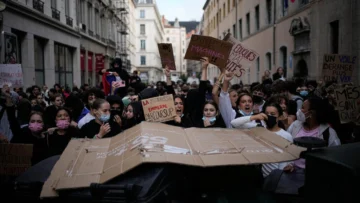 Francia: Viernes de tensión ante el recrudecimiento de las protestas estudiantiles Francia: Viernes de tensión ante el recrudecimiento de las protestas estudiantiles