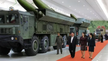 Corea del Norte: el régimen exhibe su arsenal militar en un museo dedicado a la defensa Corea del Norte: el régimen exhibe su arsenal militar en un museo dedicado a la defensa