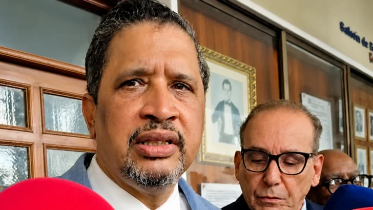 Abogados se querellan contra director de la Policía por presuntas ejecuciones extrajudiciales