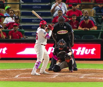 Leones del Escogido vencen 2-0 a los Toros del Este Leones del Escogido vencen 2-0 a los Toros del Este