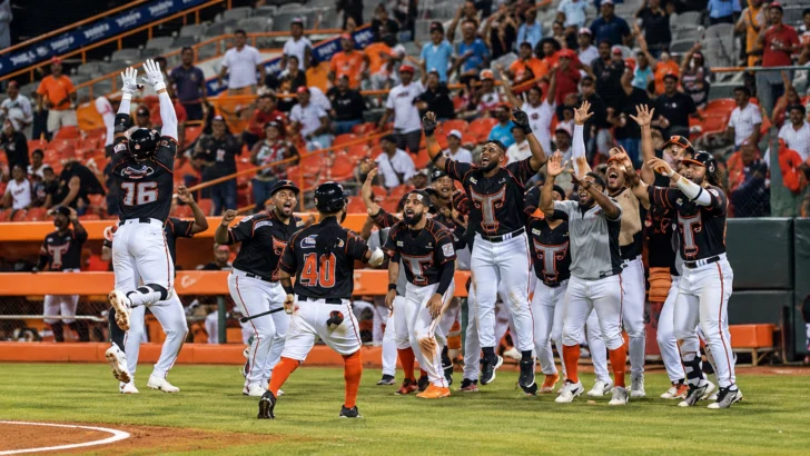 Toros blanquean 6-0 a los Gigantes con jonrón de Ronny Simón en La Romana
