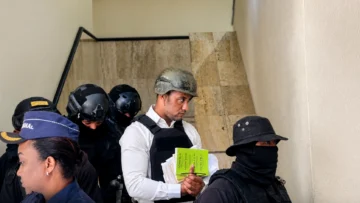 Conducen a Aurelio Valdez Alcántara al tribunal por caso de soborno vinculado a Senasa