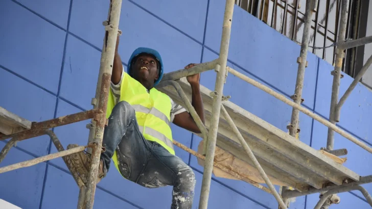 ¿Las constructoras garantizan la seguridad de los trabajadores? Esto opinan los lectores de Acento