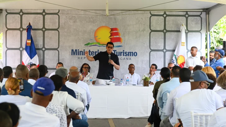 Samaná suma inversiones turísticas y Arroyo Barril recibe RD$88 millones para sus calles